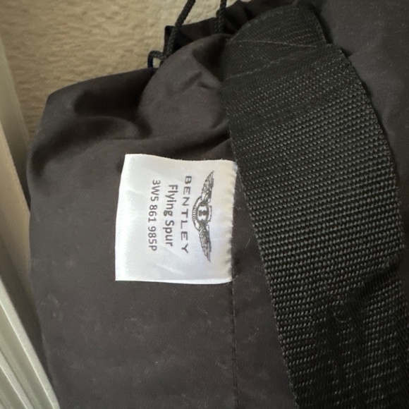 *New authentic Bentley car cover - Picture 3 of 4